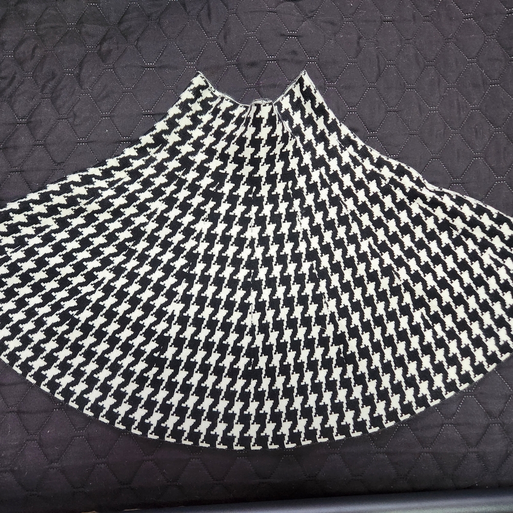 Wet Seal Black and White Midi A-line Skirt